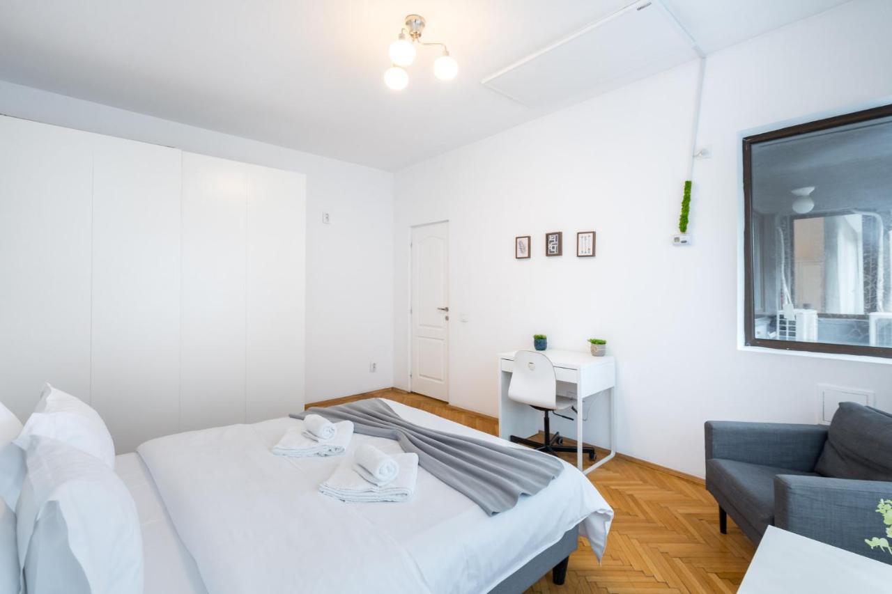 Aonia 2bdr - P-ta Romana View Appartamento Bucarest