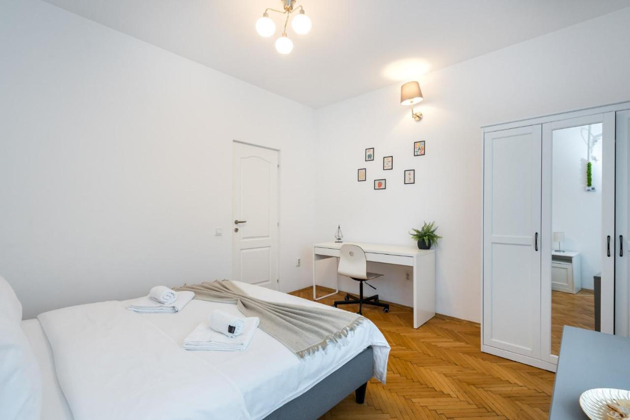 Aonia 2bdr - P-ta Romana View Appartamento